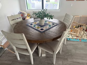 Kitchen table/ bar