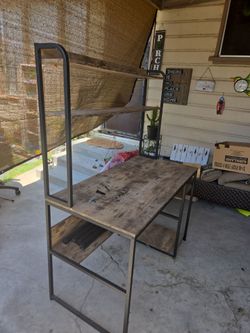 Modern  computer Desk