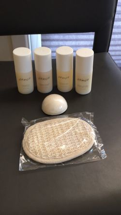 New William Roam SENSE luxury travel set