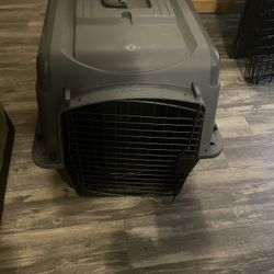 Pet porter/ dog kennel 