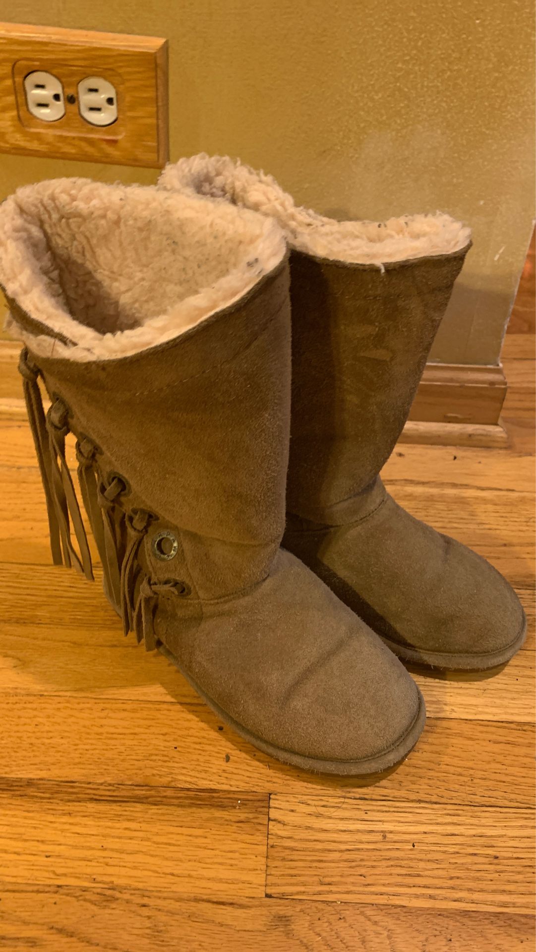 BearPaws Size 5 big girls- $18