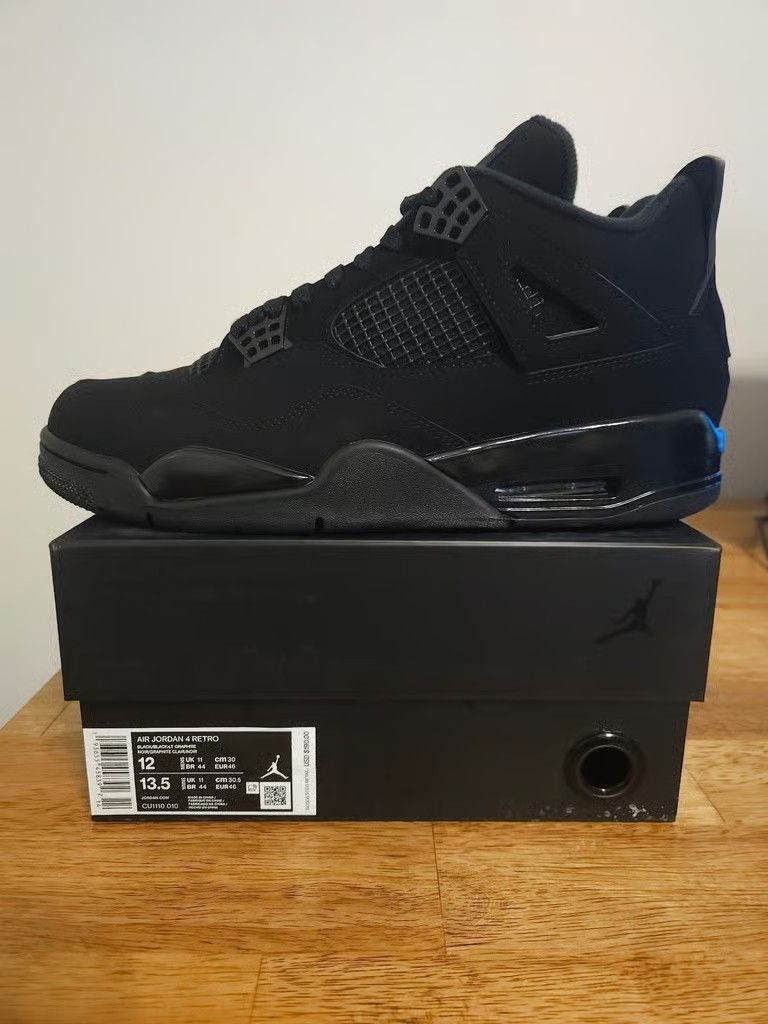 Men's black sports shoes and sneakers