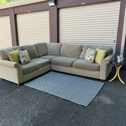 Haverty’s Sectional Couch