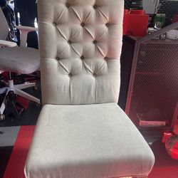 Dinning room end chairs