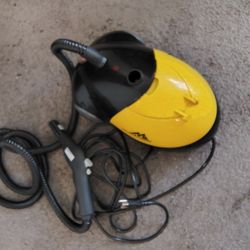 MACULLUGH Home Clean STEAMER yellow n black 12x18 Plug in. Attached to hose connected https://offerup.com/redirect/?o=dG80ZnQudGFsaw== STEAM WAND $95