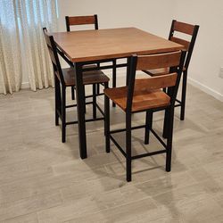 Table  With 4 Chairs