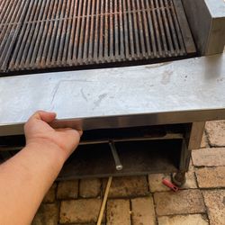 Gas grill