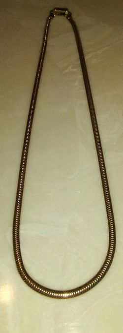 Very Beautiful Trifari 16" Gold Chain!