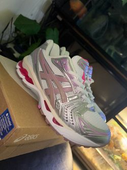 ASICS pink women 7.5 women