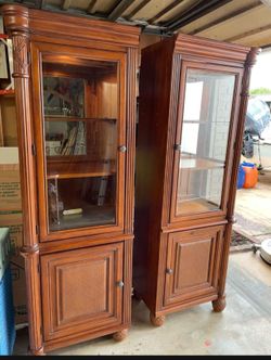Twin Cabinet & Glass Stand