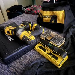 DEWALT 20V MAX* XR Hammer and ATOMIC Combo Kit 
