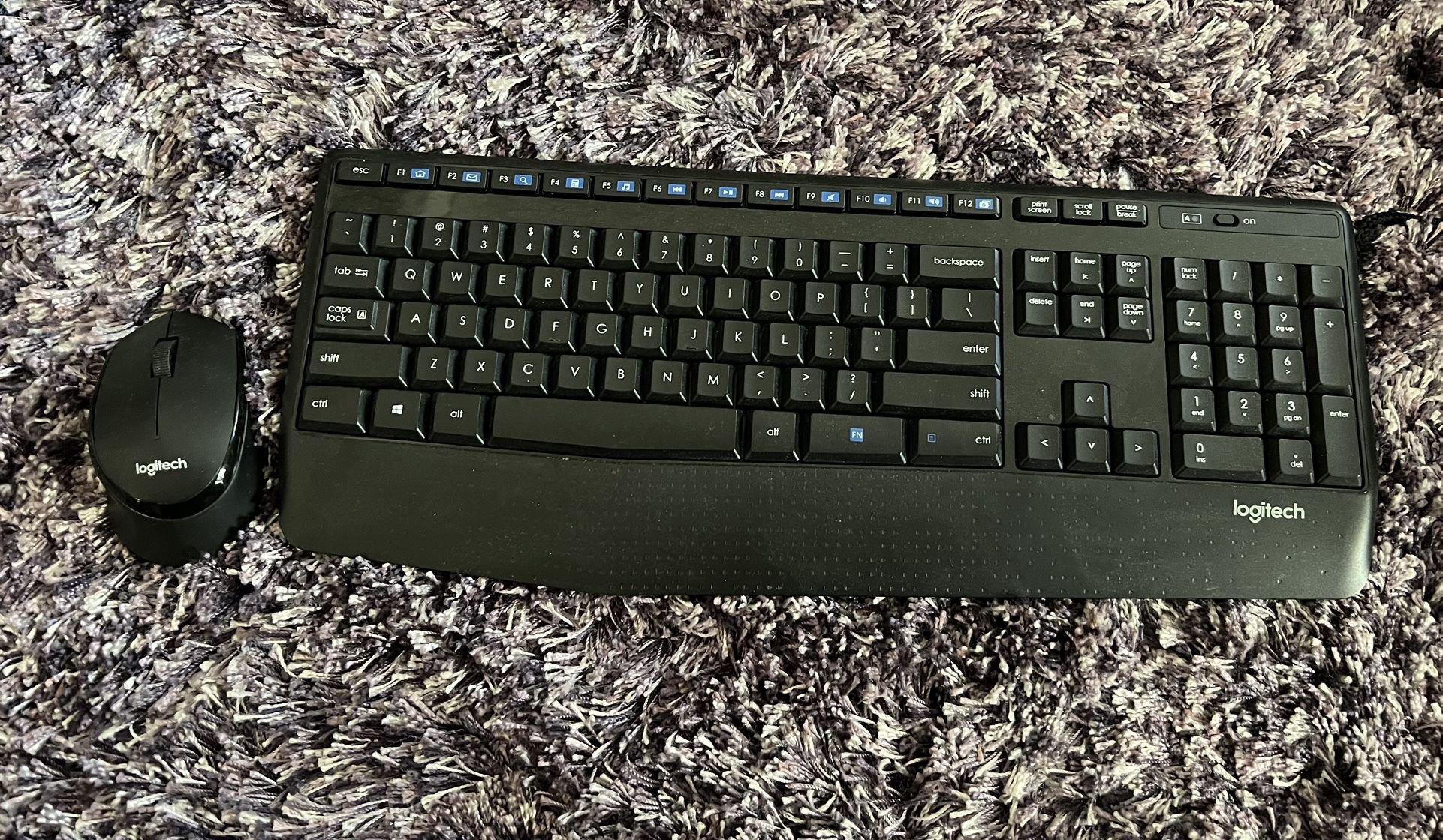 Logitech Wireless Keyboard And Mouse Set In Excellent Condition - Extra Set