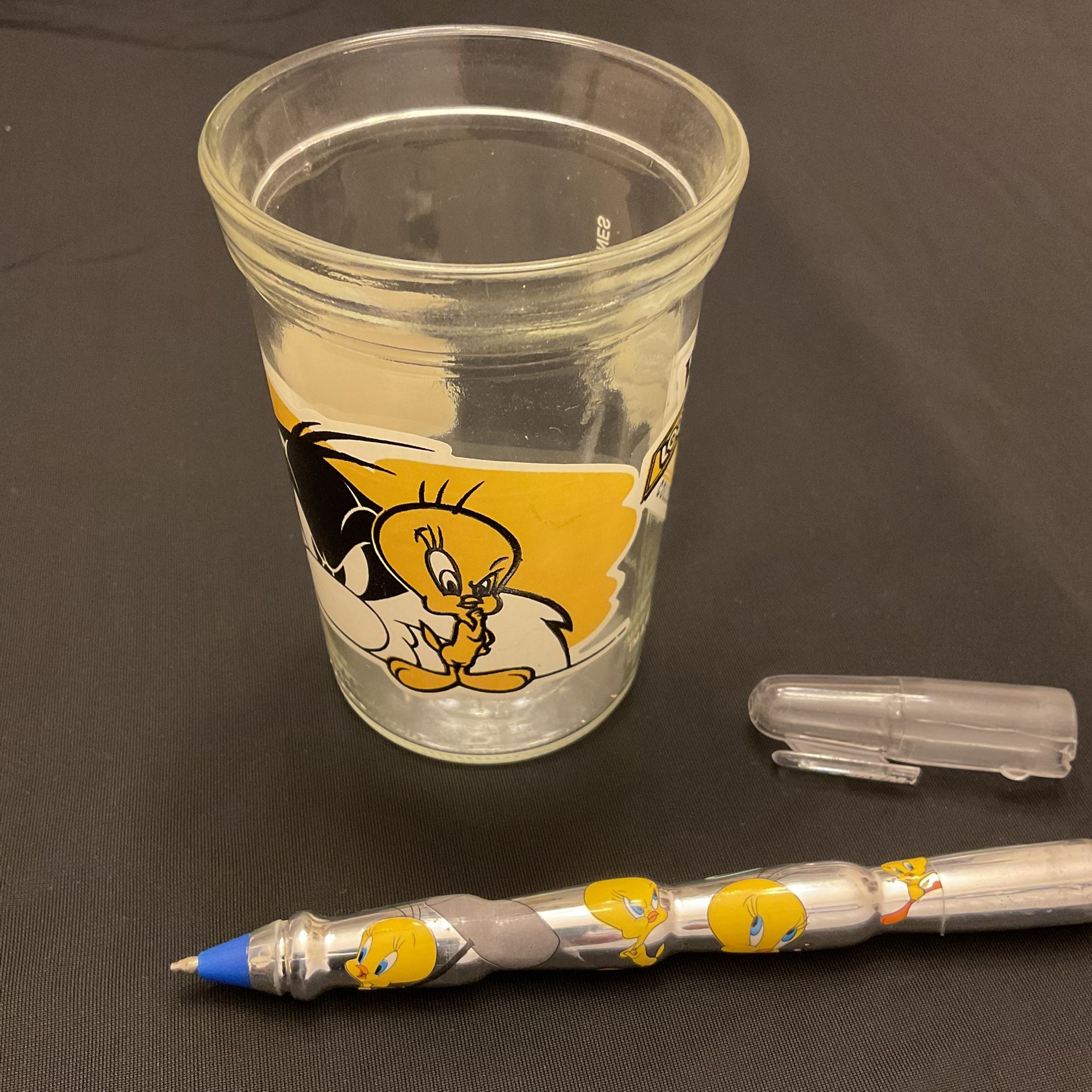 Tweety & Sylvester Vtg Welch’s 1994 Juice Glass +Tweety Bird Pen