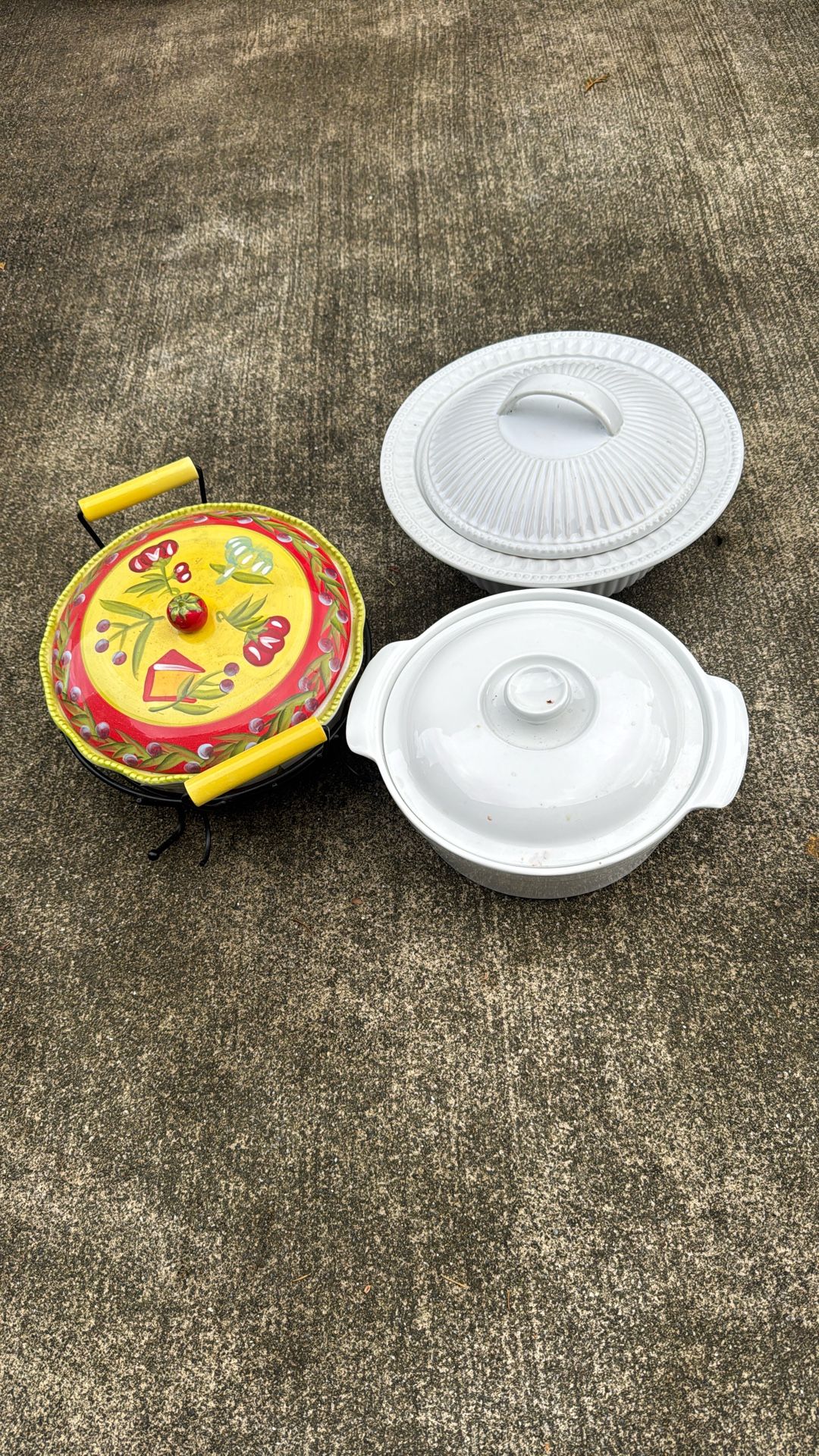 3 Ceramic Pay And Food Containers