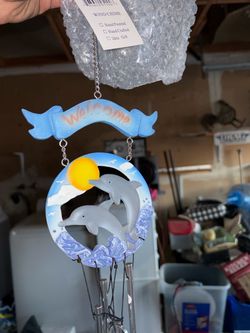 Dolphin chimes