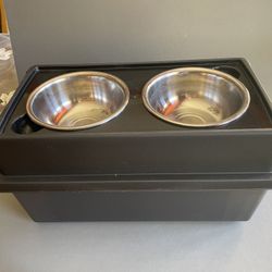 Medium Elevated Feeder With Airtight Food Storage