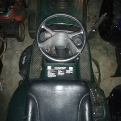 Lt1000 Craftsman Riding Mower/Lawn Tractor 