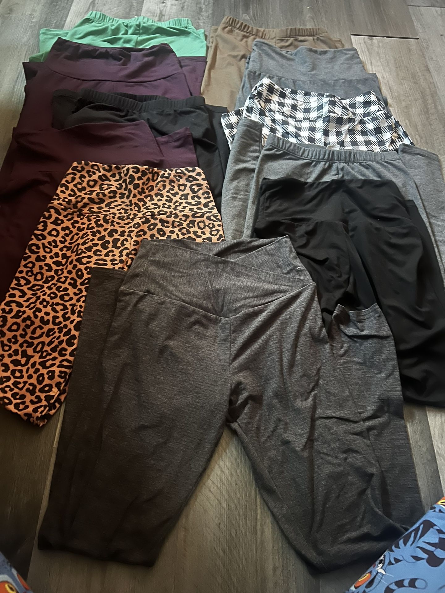 Women Bundle Leggings!