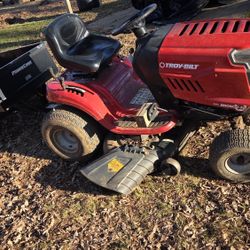 Lawn Mower With NEW ENGINE 
