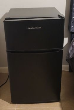 Hamiton Beach Mini Fridge