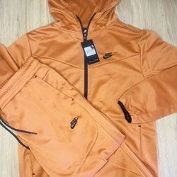 NIKE TECH SWEATSUITS 