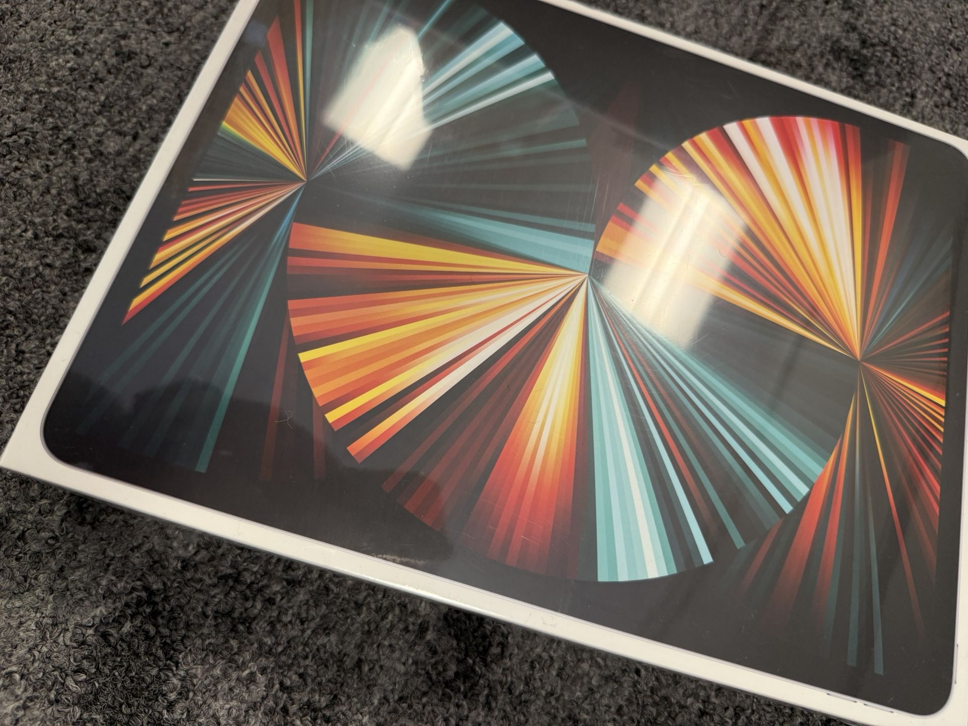 NEW iPad Pro 5th Gen 12.9in 128GB WifI + Cellular