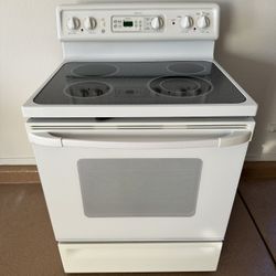 GE Electric Stove 30” (1 Month Warranty)