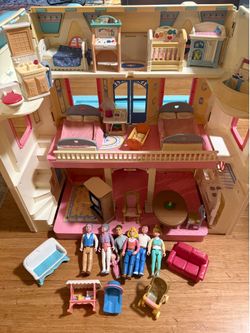 Fisher price loving family house, furniture, people