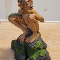 Extremely Collectible "Smeagol" Lord Of The Rings Cast Resin Statue.