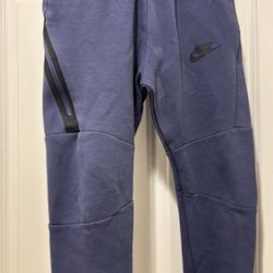 Kids Nike Tech Fleece Pants ***Size Medium***