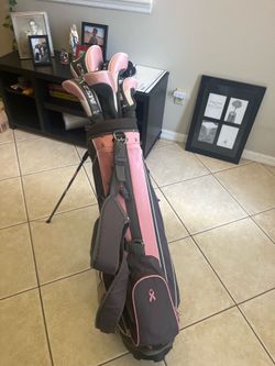 Women's golf club set with bag