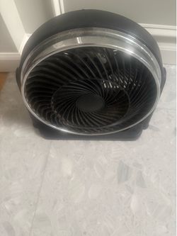 Vornado Whole Room Air Circulator Fan for Home, 3 Speeds, Adjustable Tilt, Removable Grill, 9 Inch, Quiet Fan for Bedroom