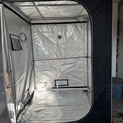 Grow Tent & Hydroponic Grow System