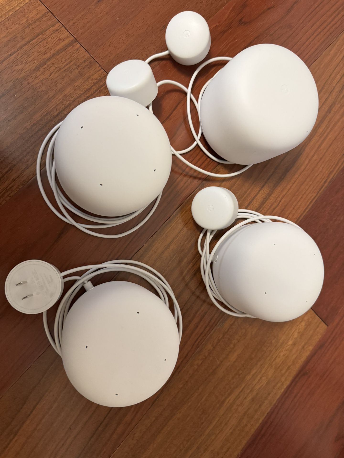Google Nest Wifi Mesh Router and 3 points AC2200