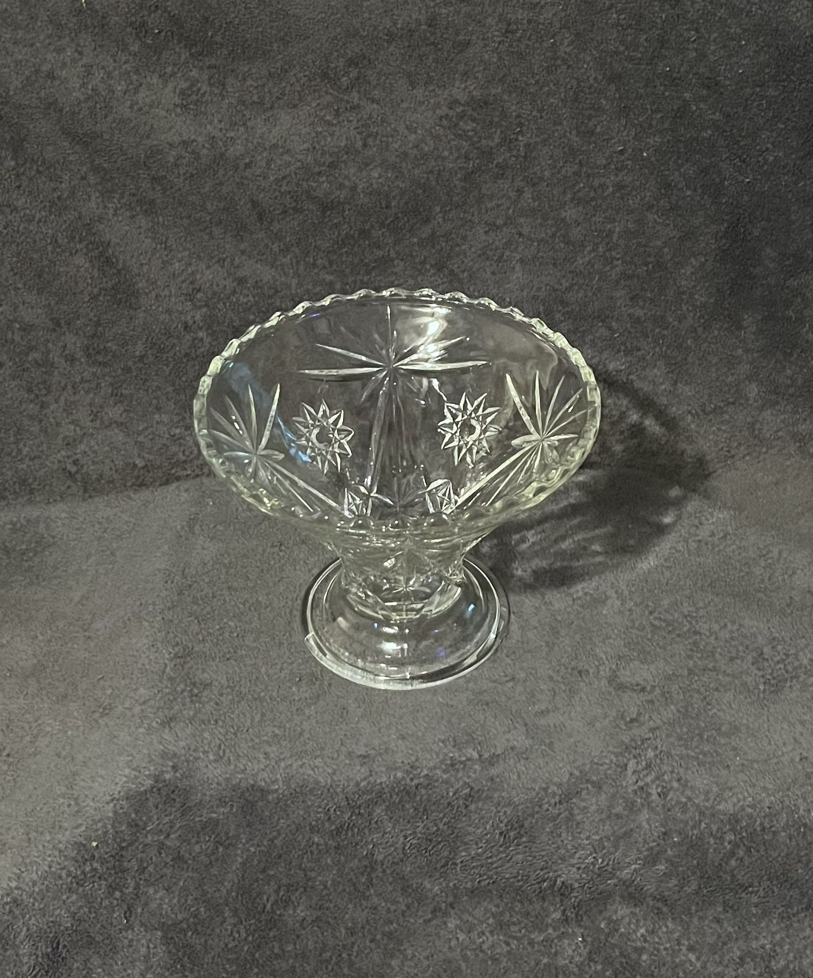 Vintage Anchor Hocking Early American Prescut Punch Bowl Stand/Vase/Compote. 