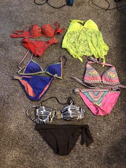 Bikini bathing suits