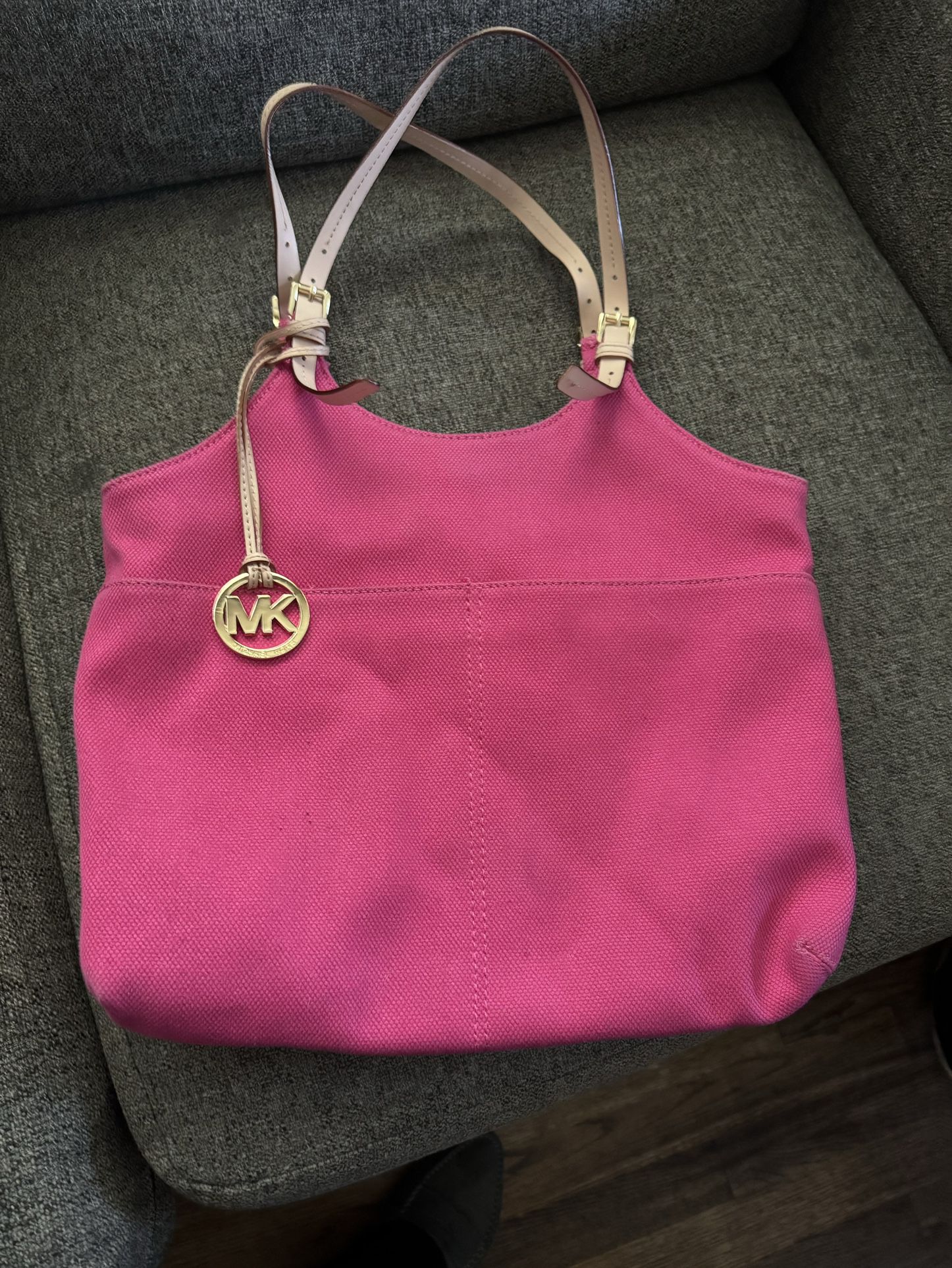 🍀💕Michael Kors Pink Bag Very Beautiful