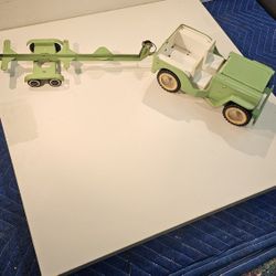 COLLECTIBLE TONKA TOY JEEP AND BOAT TRAILER 1960/70S