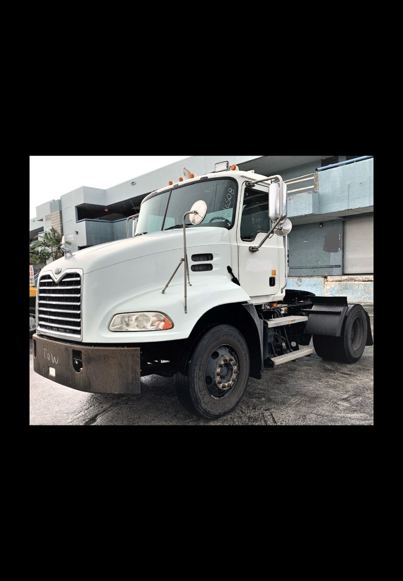 200801B2 TRUCK TRACTOR MACK AUTOMATIC CXN612 DAY CAB