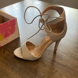 Silver High Heels With Tie Straps , Women’s Size 5 1/2  Great Condition 