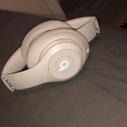 Beats Studio Pro 
