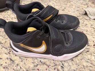 Nike Team Hustle D 11 Sneakers