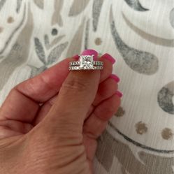 Modern Bride Diamond Wedding Set 
