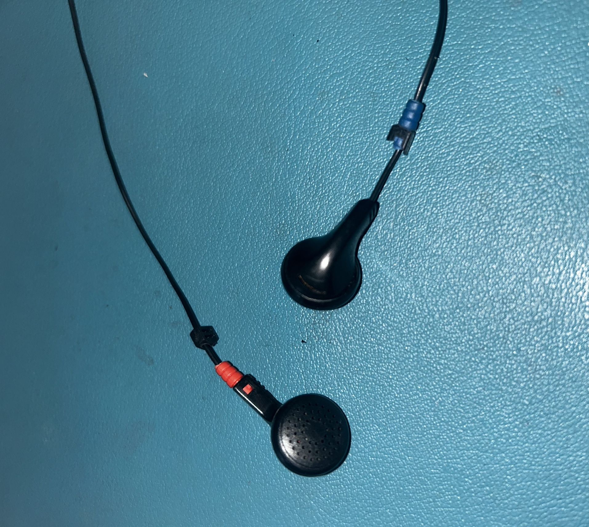 🎧 Vintage Wired Earbuds (3.5mm Jack)