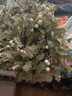 Beautiful Tabletop Wreaths 13 In All  12 Inches In Diameter 