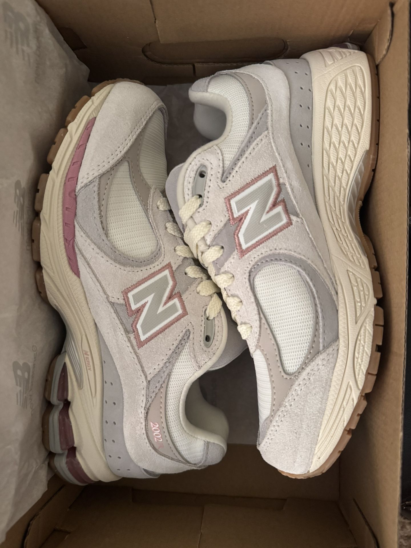 New Balance 2002r Sea Salt Brighton Grey Size 5.5Y (Women size 7) Brand New