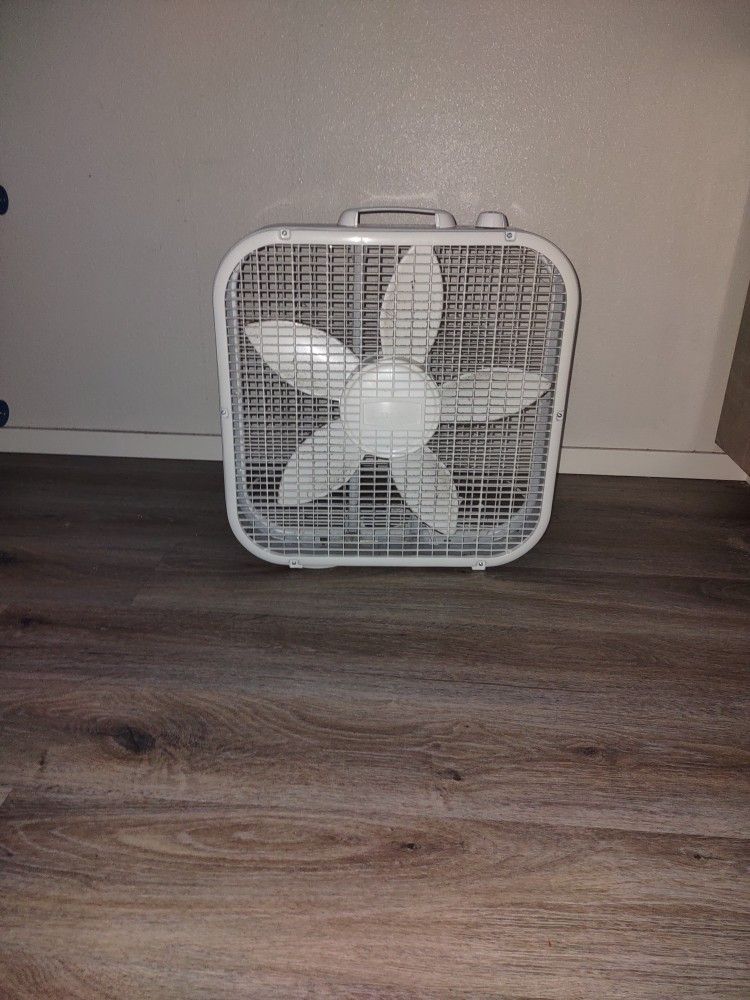 Box Fan for Sale in WA OfferUp