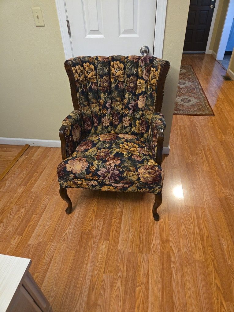 Queen Ann, Antique Cherrie Wood, Wing Chair