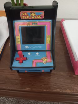 Hand Held Pac Man  Arcade Game