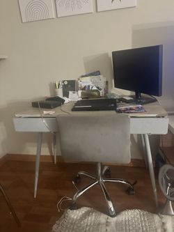 Desk With Chair